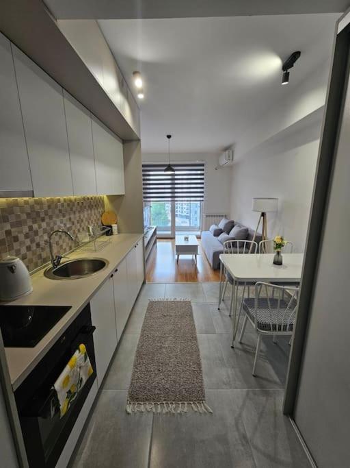 Milo Apartment Скопие Екстериор снимка