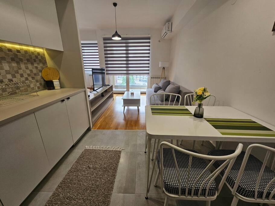 Milo Apartment Скопие Екстериор снимка