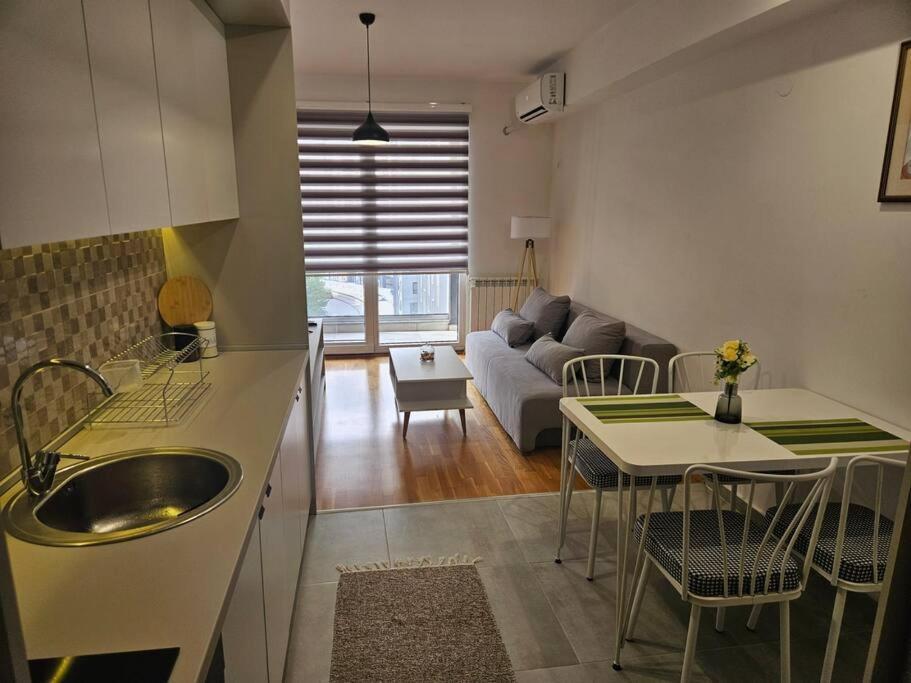 Milo Apartment Скопие Екстериор снимка