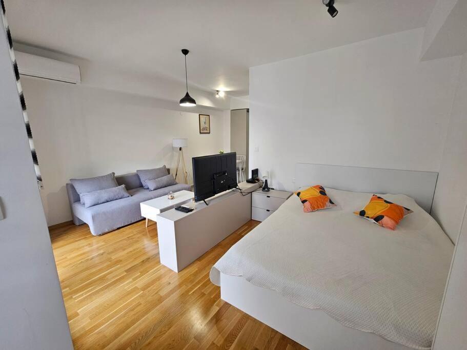 Milo Apartment Скопие Екстериор снимка