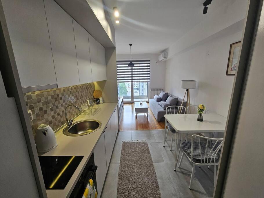 Milo Apartment Скопие Екстериор снимка